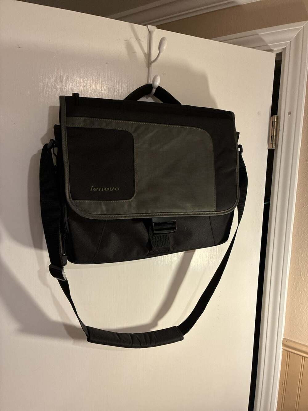 Lenovo Laptop Shoulder Bag Messenger 41U253 Black Olive Green